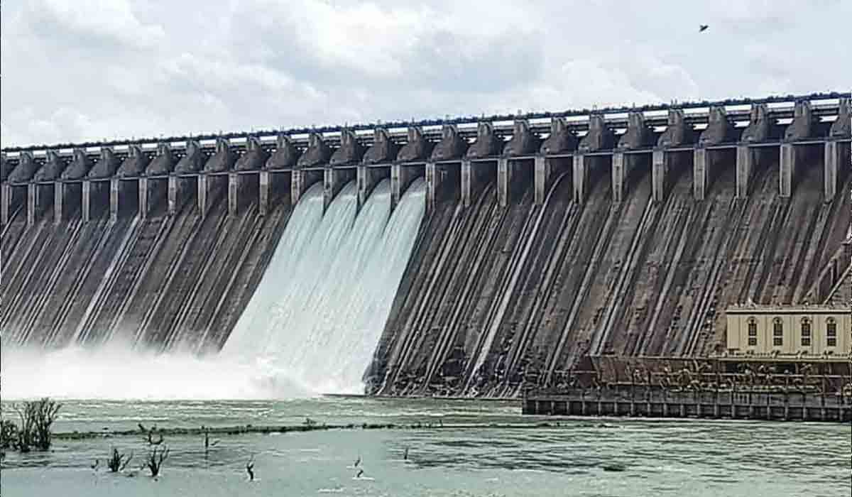 నాగార్జున సాగర్‌కు పెరిగిన వరద.. నాలుగు గేట్లు ఎత్తివేత