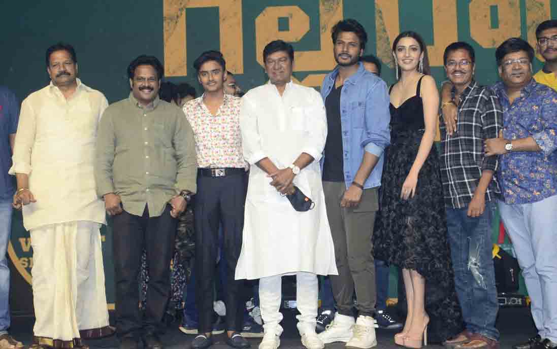 సెంటిమెంట్‌ను పునరావృతం చేస్తుంది