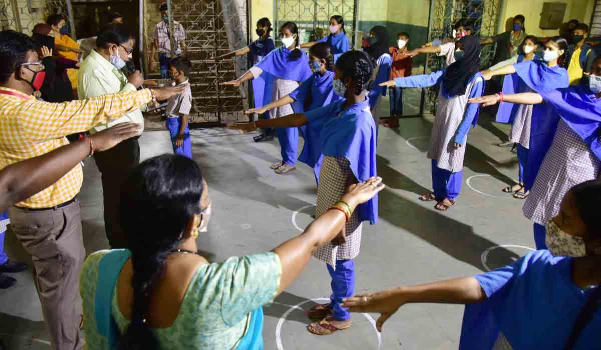 Schools Re opening | బ‌డుల్లో పెరుగుతున్న విద్యార్థుల హాజ‌రు