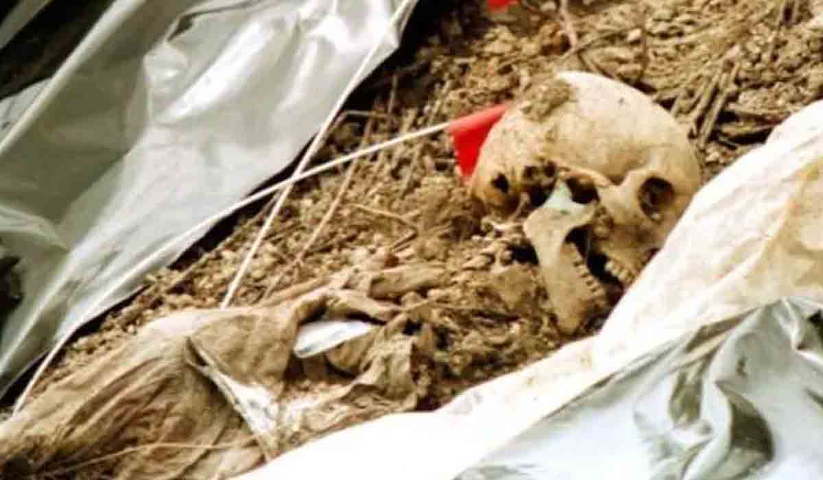 మ‌నిషి పుర్రె, ఎముక‌ల‌తో ఫ్లైట్ ఎక్క‌బోయిన సాధ్వీ