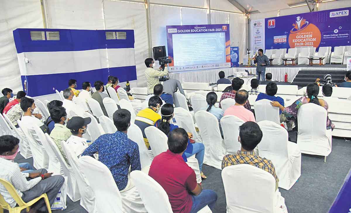 అడిగి.. తెలుసుకున్నారు!