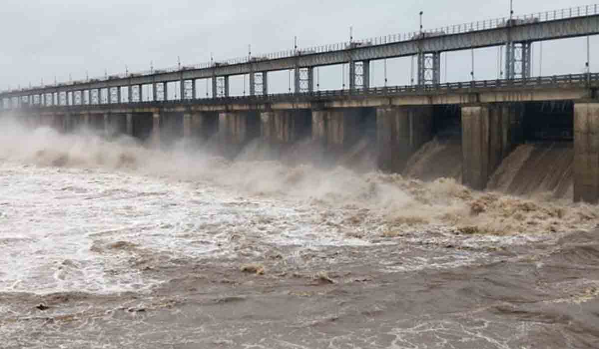 Taliperu project | తాలిపేరు ప్రాజెక్టు 19 గేట్లు ఎత్తివేత‌