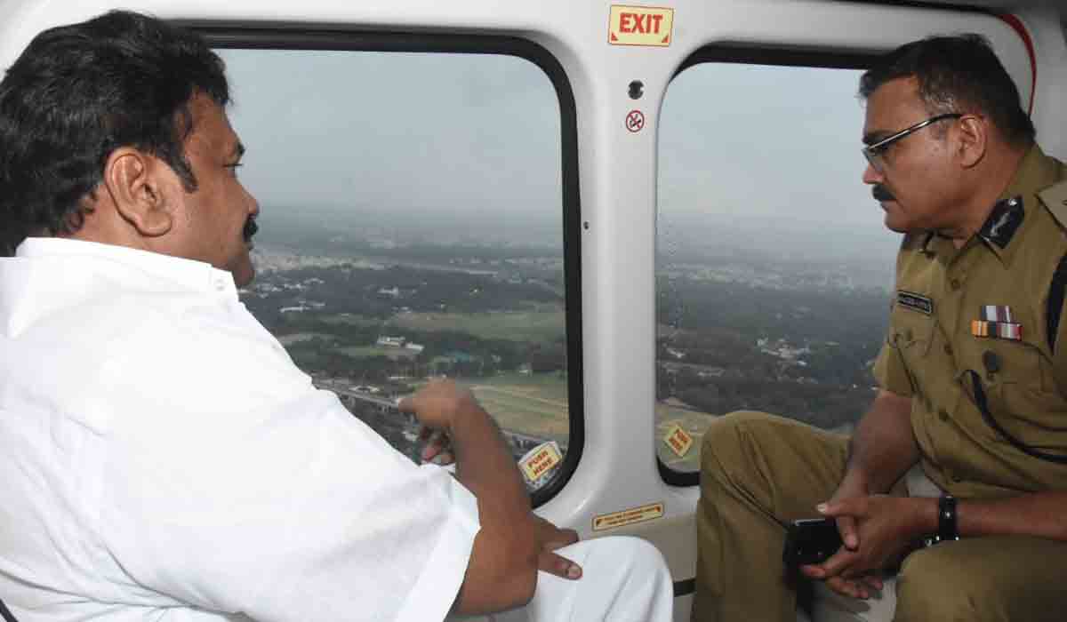 ఏరియల్‌ వ్యూ ద్వారా గణపతి శోభాయాత్రను పరిశీలించిన మంత్రులు