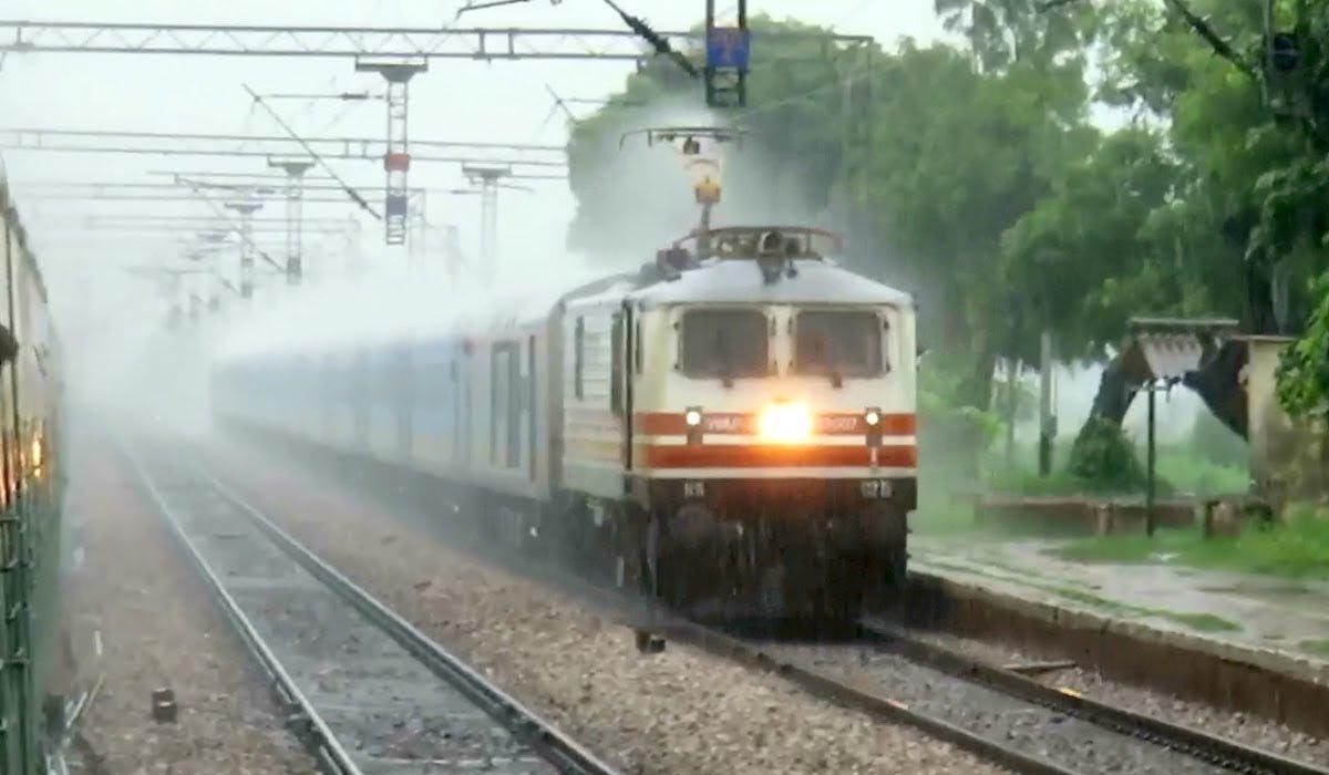 Alert for Railway Passengers | గులాబ్‌ ఎఫెక్ట్‌.. పలు రైళ్లు రద్దు