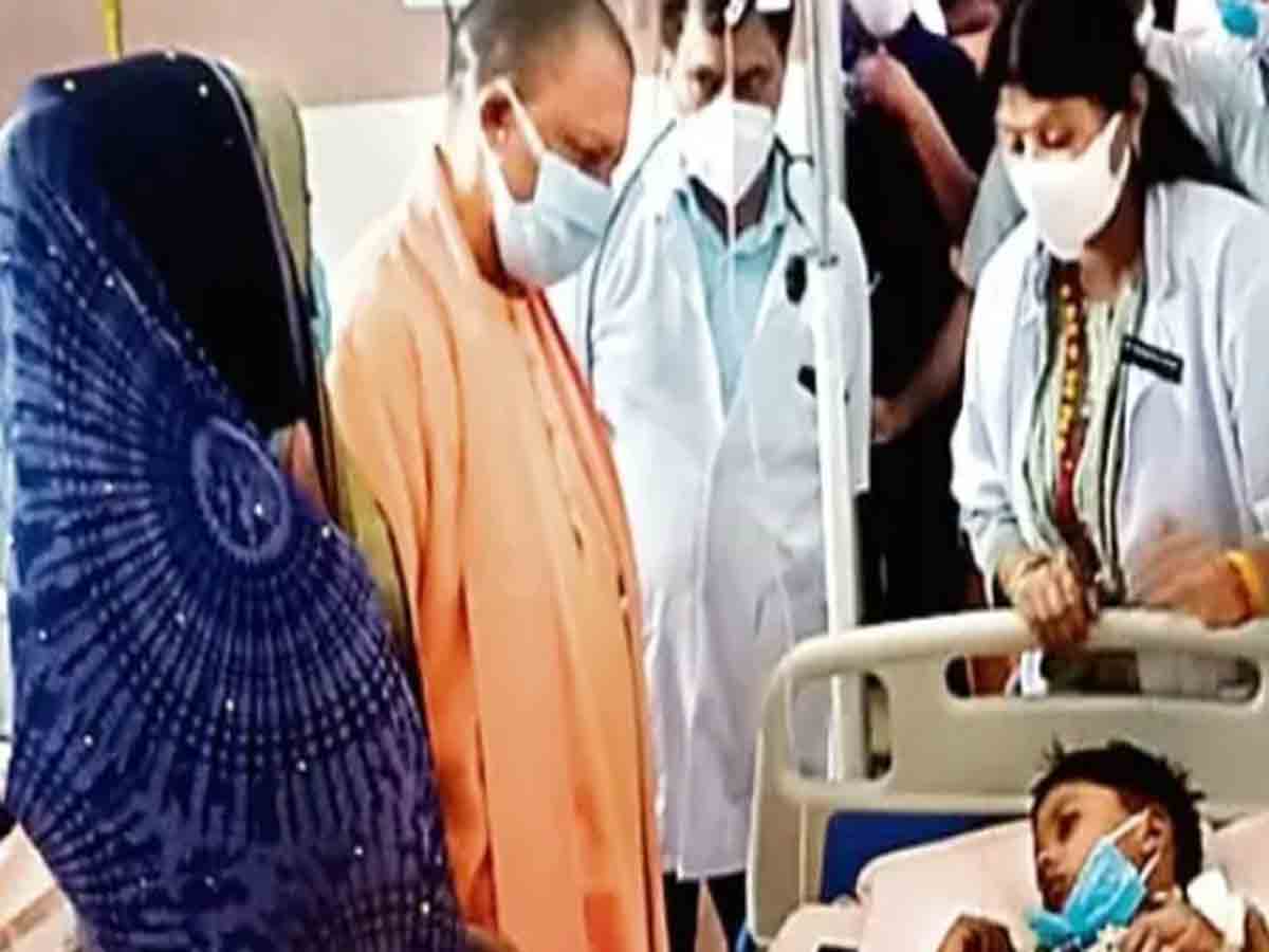 Dengue deaths: చీఫ్ మెడికల్ ఆఫీసర్‌ను సస్పెండ్‌ చేసిన సీఎం యోగి