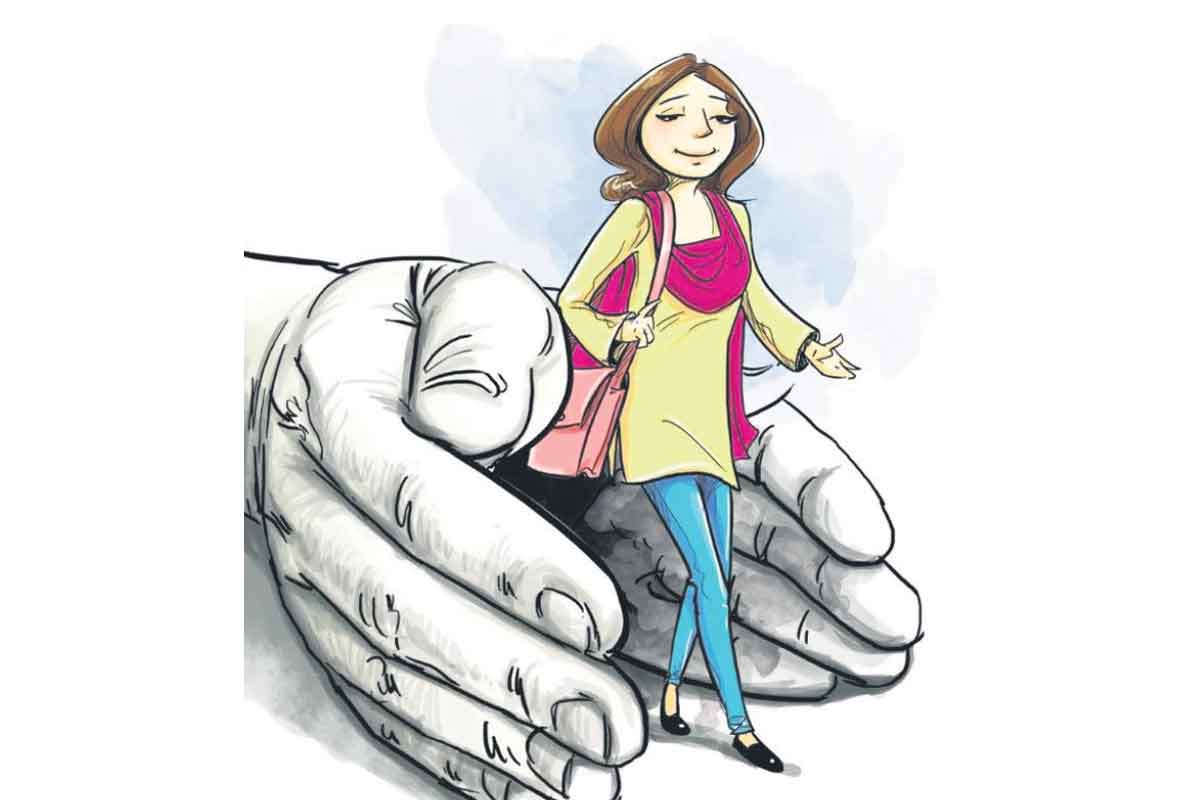 కన్నీరు తుడిచి.. కష్టం తీర్చి..