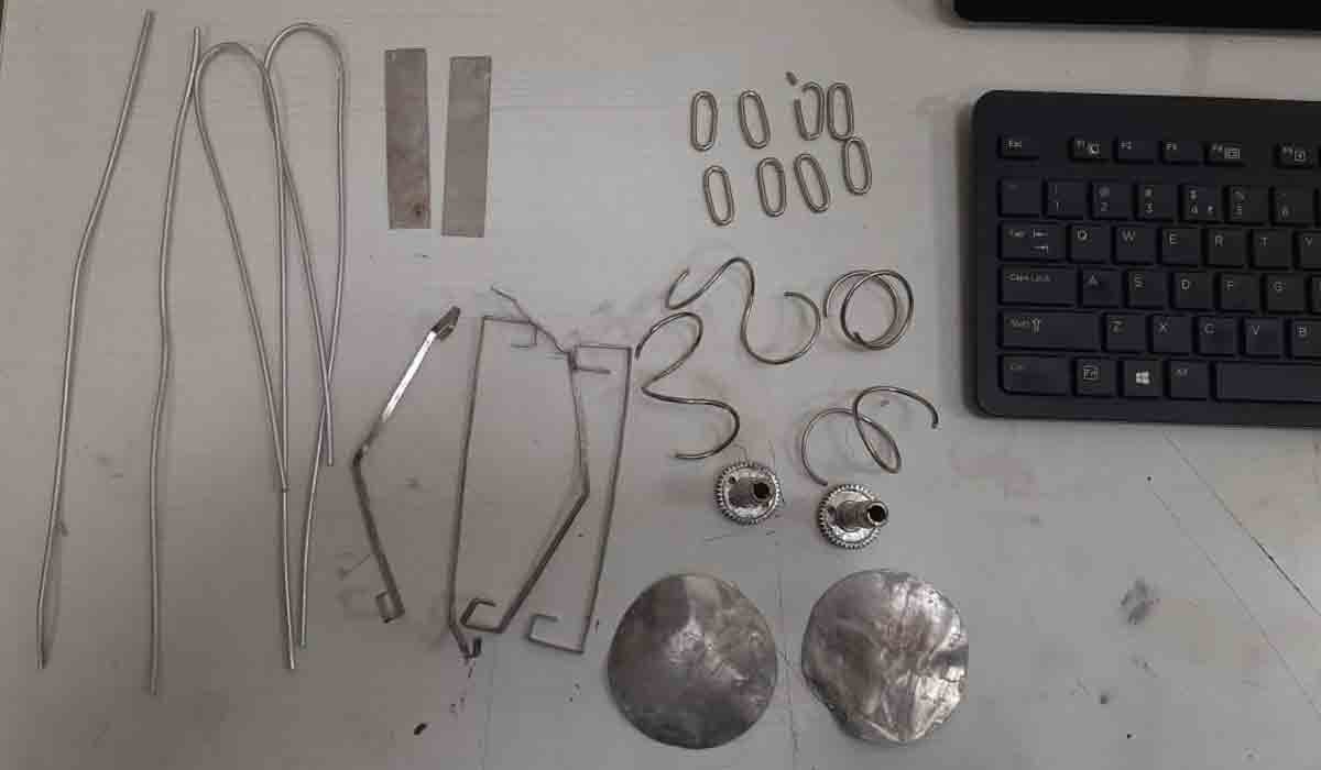 శంషాబాద్‌ విమానాశ్రయంలో బంగారం స్వాధీనం