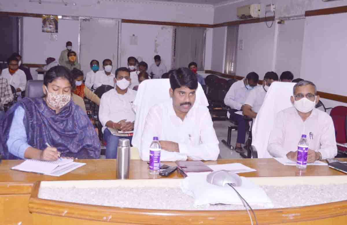 Nizamabad | స్కూళ్లన్నీ తనిఖీ చేయండి.. అధికారులకు కలెక్టర్‌ ఆదేశాలు