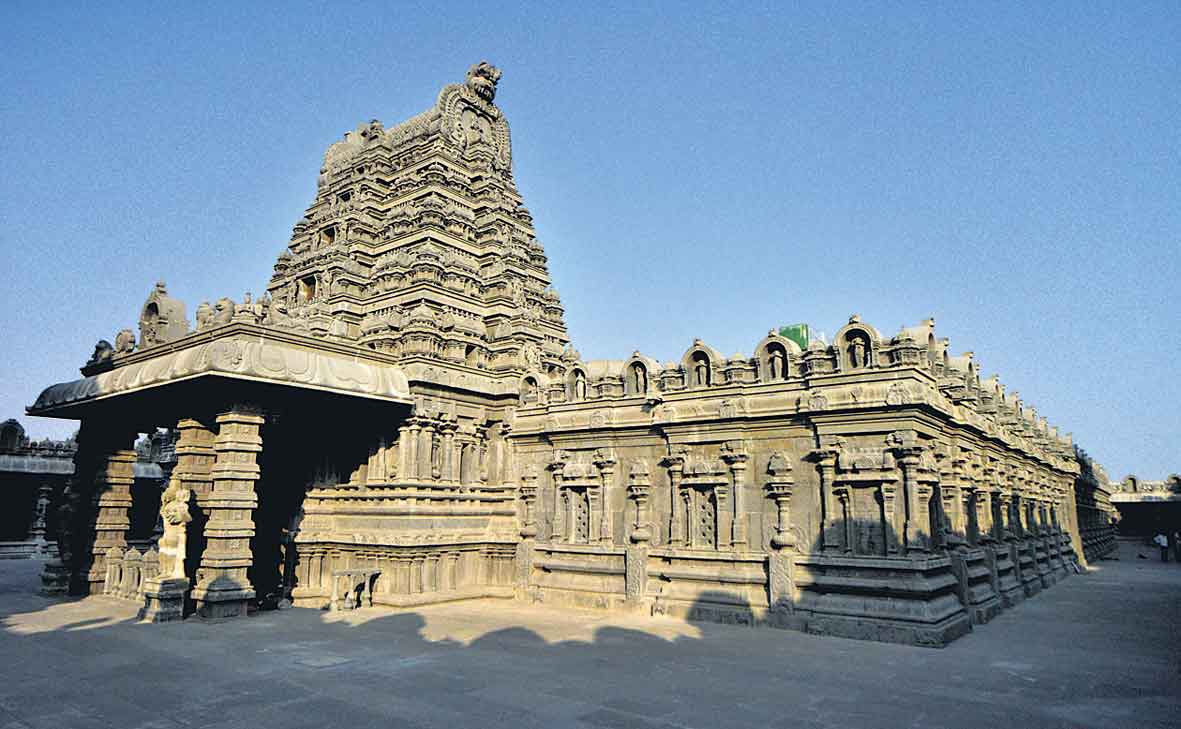 భక్తులందరికీ స్వామివారి వేద ఆశీర్వచనం