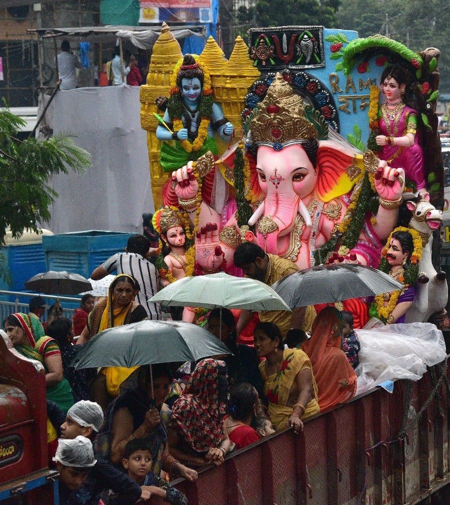 vinayaka nimajjanam | రెండో రోజు అదే సంద‌డి..