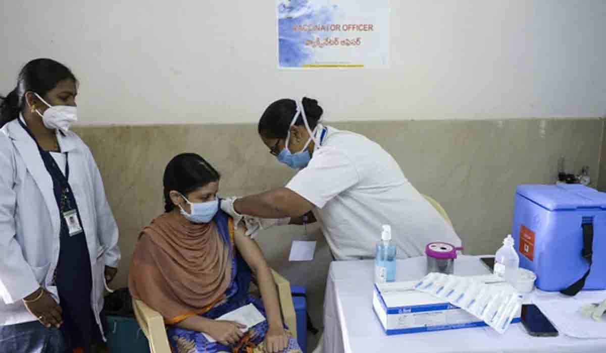 Telangana | తెలంగాణలో మూడుకోట్ల డోసుల వ్యాక్సిన్ పంపిణీ.. సంబురాలు చేసుకున్న వైద్యసిబ్బంది