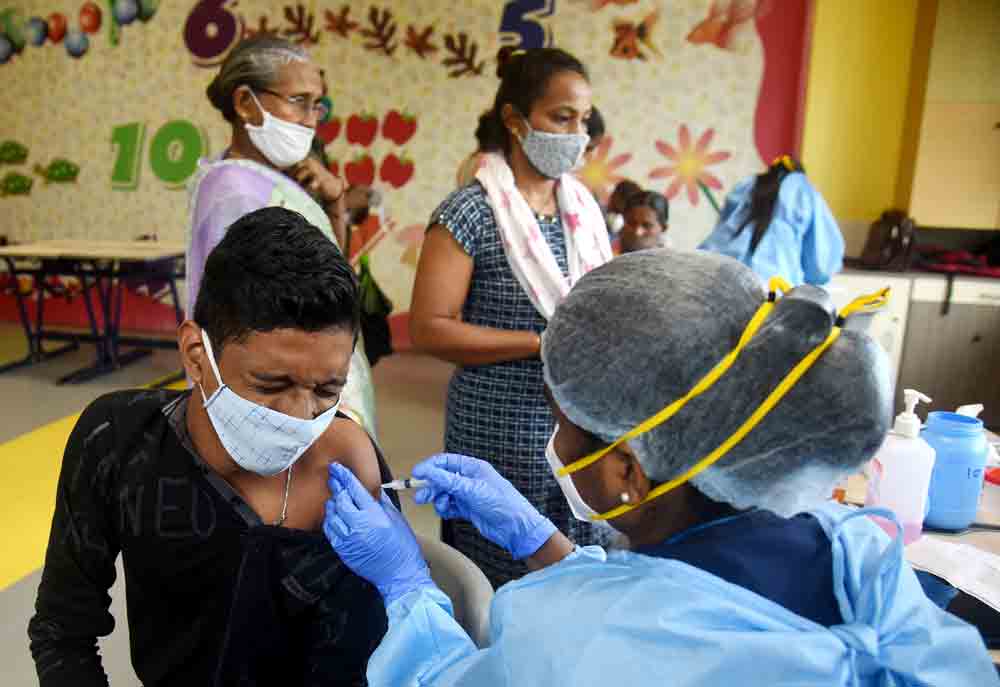 కరోనా ఉత్పరివర్తనాలు 48 వేలు