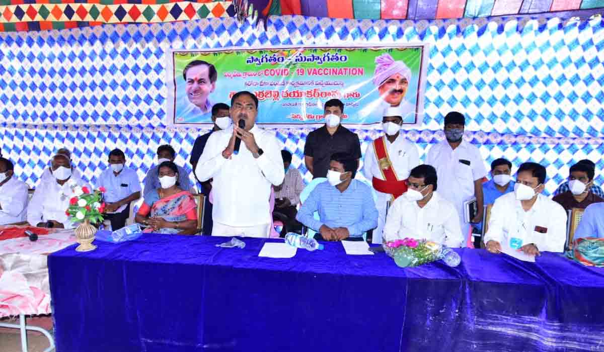 ప్ర‌తి ఒక్క‌రూ క‌రోనా వ్యాక్సిన్ తీసుకోవాలి : మంత్రి ఎర్ర‌బెల్లి