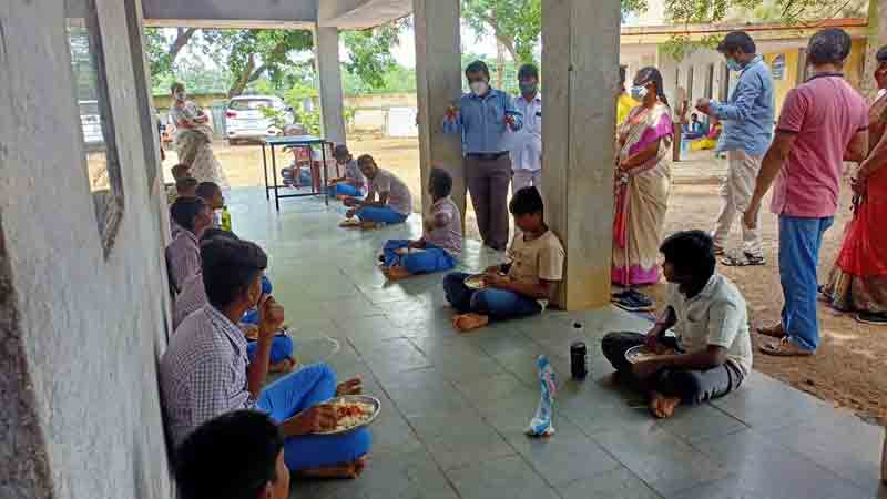 కొవిడ్‌ నిబంధనలు పాటించాలి