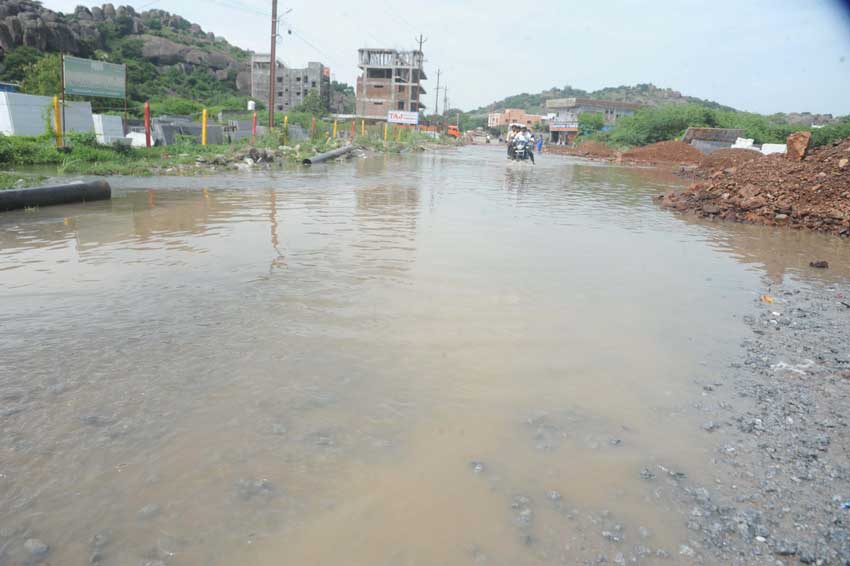 వర్షం.. నష్టం..