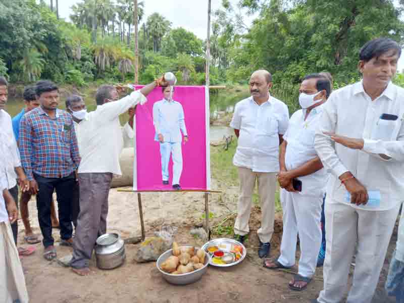 అభివృద్ధిపై ఈటలకు చిత్తశుద్ధి లేదు