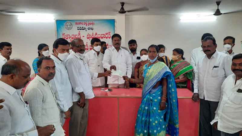 పేదింటి మేనమామ సీఎం కేసీఆర్‌