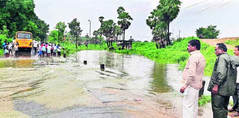 అధికారులు అందుబాటులో ఉండాలి