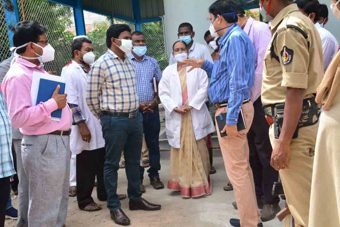 రోగులతో మాట్లాడి.. అభిప్రాయాలు సేకరించి..