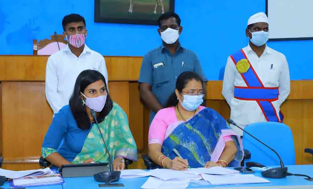 అభివృద్ధి పనులను వేగవంతంగా పూర్తి చేయాలి