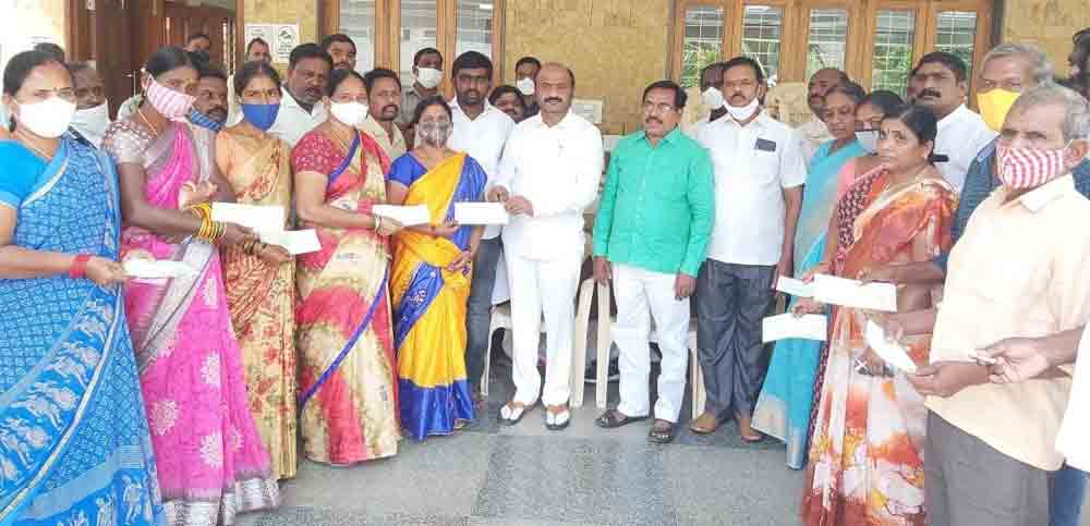 సంక్షేమ పథకాలు దేశానికే ఆదర్శం