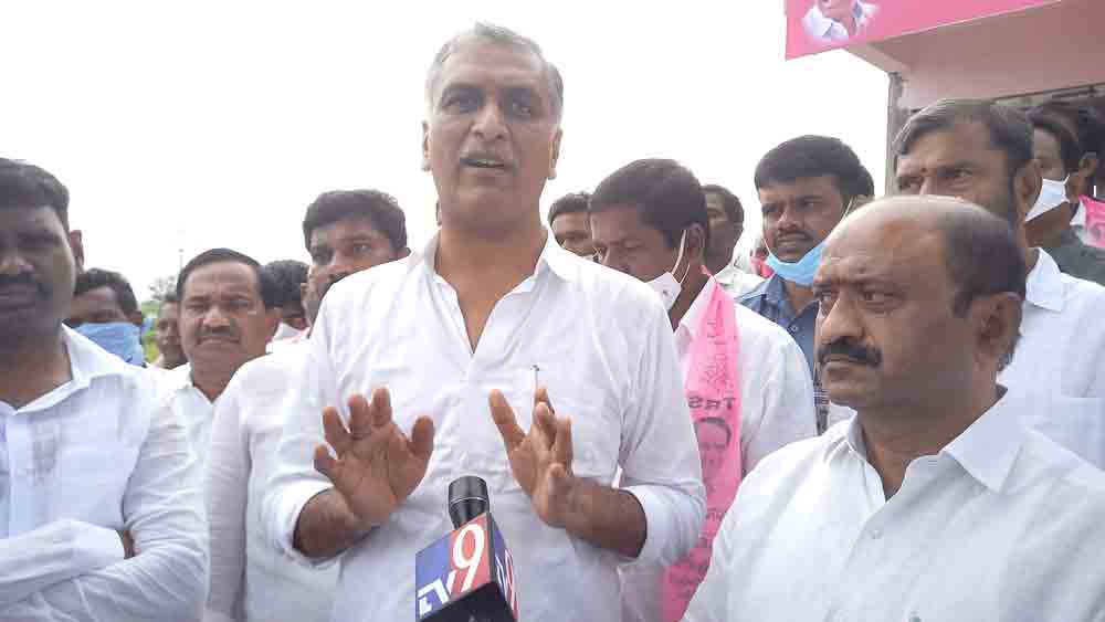 బీసీలను ఆదుకున్నది మేమే… ఆగం చేసింది మీరు