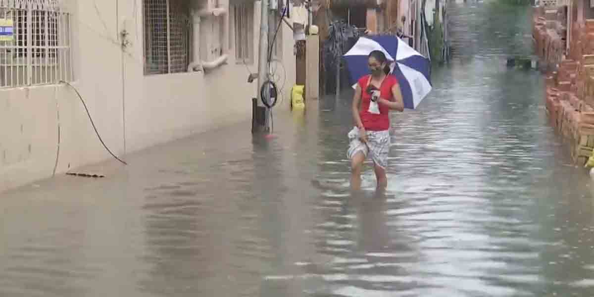 Water logging: బెంగాల్లో భారీ వ‌ర్షాలు.. న‌దుల‌ను త‌ల‌పిస్తున్న వీధులు.. వీడియో