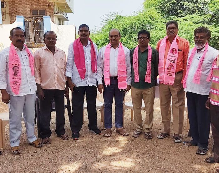 గ్రామగ్రామానా టీఆర్‌ఎస్‌ నూతన కమిటీలు