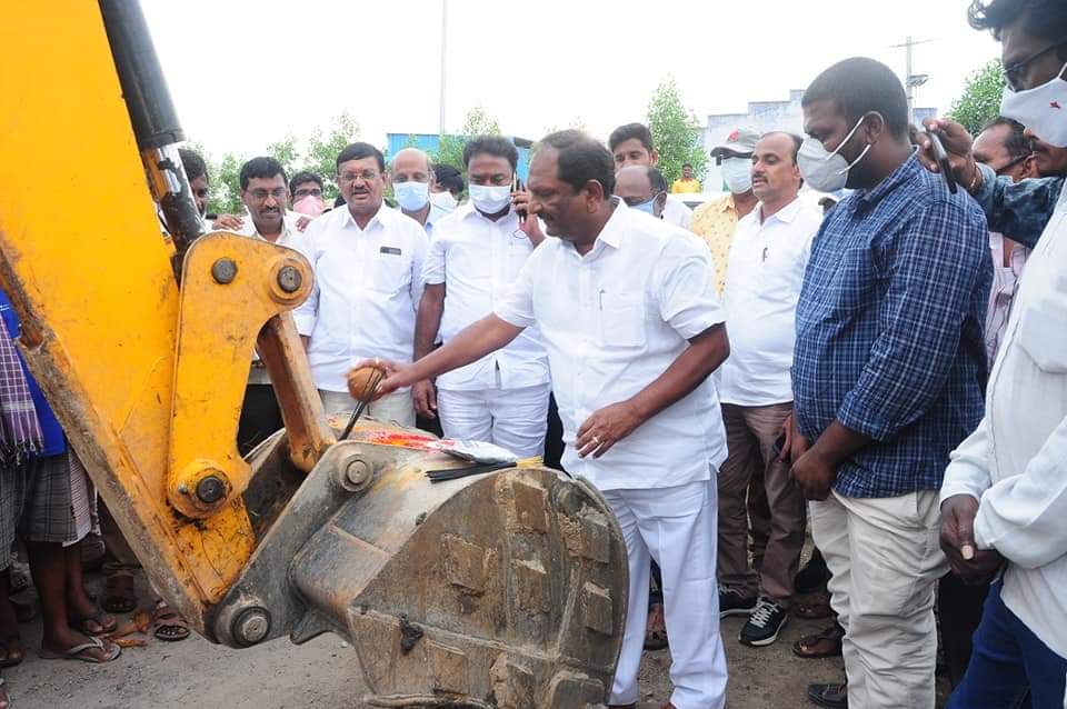 Huzurabad | రోడ్డుప‌నుల‌కు 2 కోట్లు మంజూరు చేయించిన కొప్పుల‌