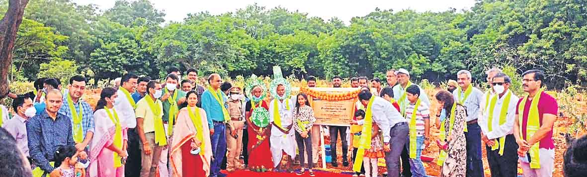 ఐదు వేల మొక్కలునాటిన ఆదాయపన్ను శాఖ
