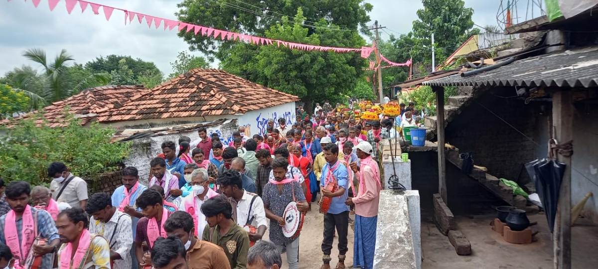 Huzurabad | వీణవంక మండలం రామకృష్ణాపూర్ లో గెల్లు శ్రీనివాస్ ప్రచారం