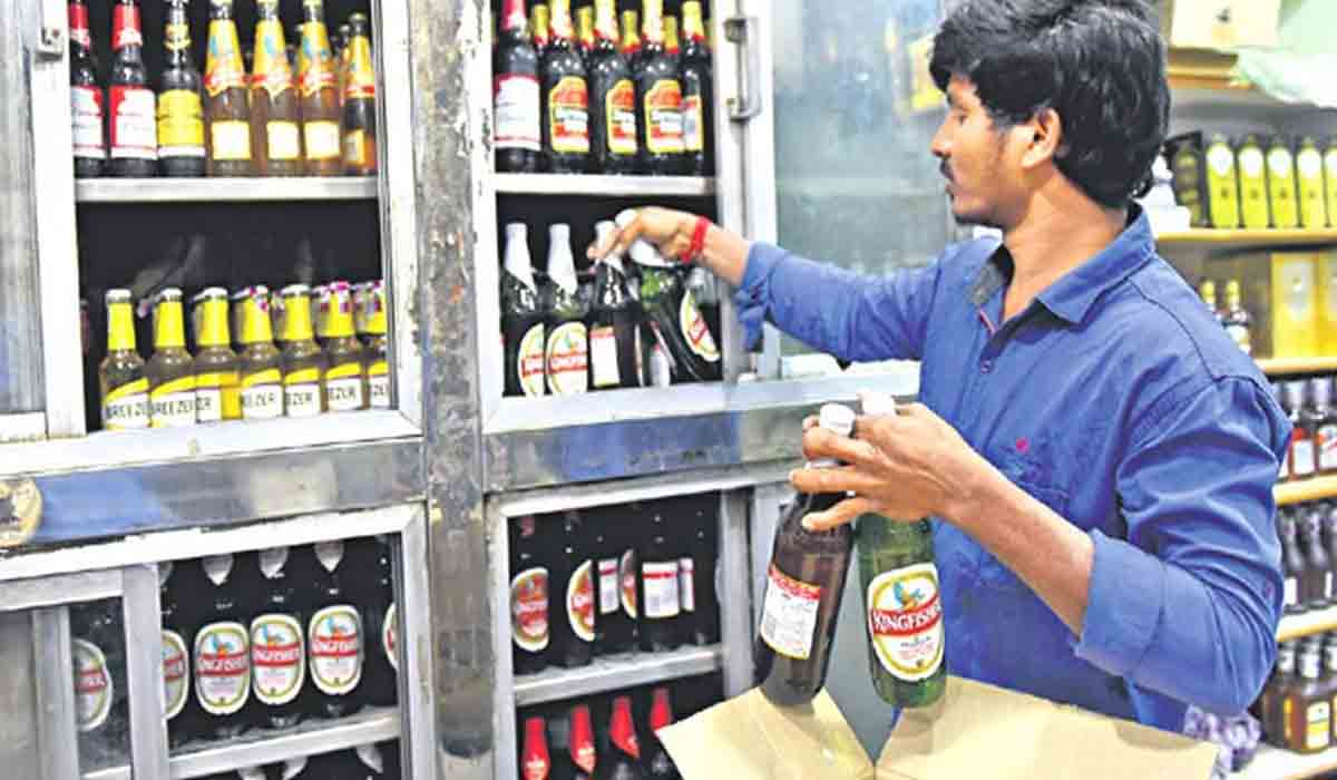 మద్యం దుకాణాలకు భారీగా దరఖాస్తులు