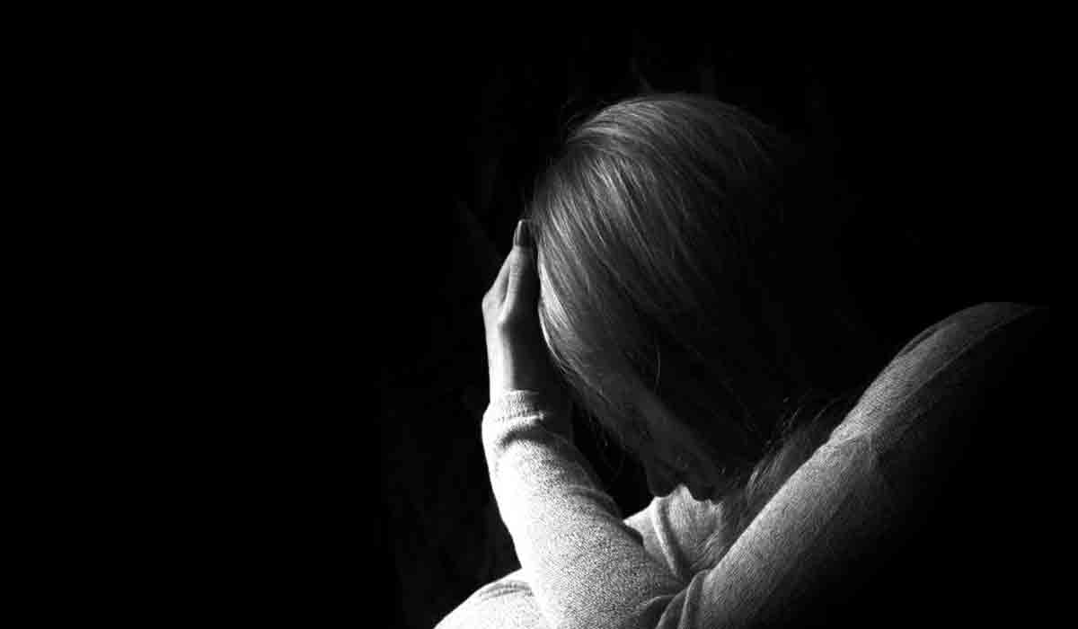 ఒక్క ముద్దివ్వు.. 25 వేలు ఇస్తా.. ఆర్ఎంపీకి లైంగిక వేధింపులు