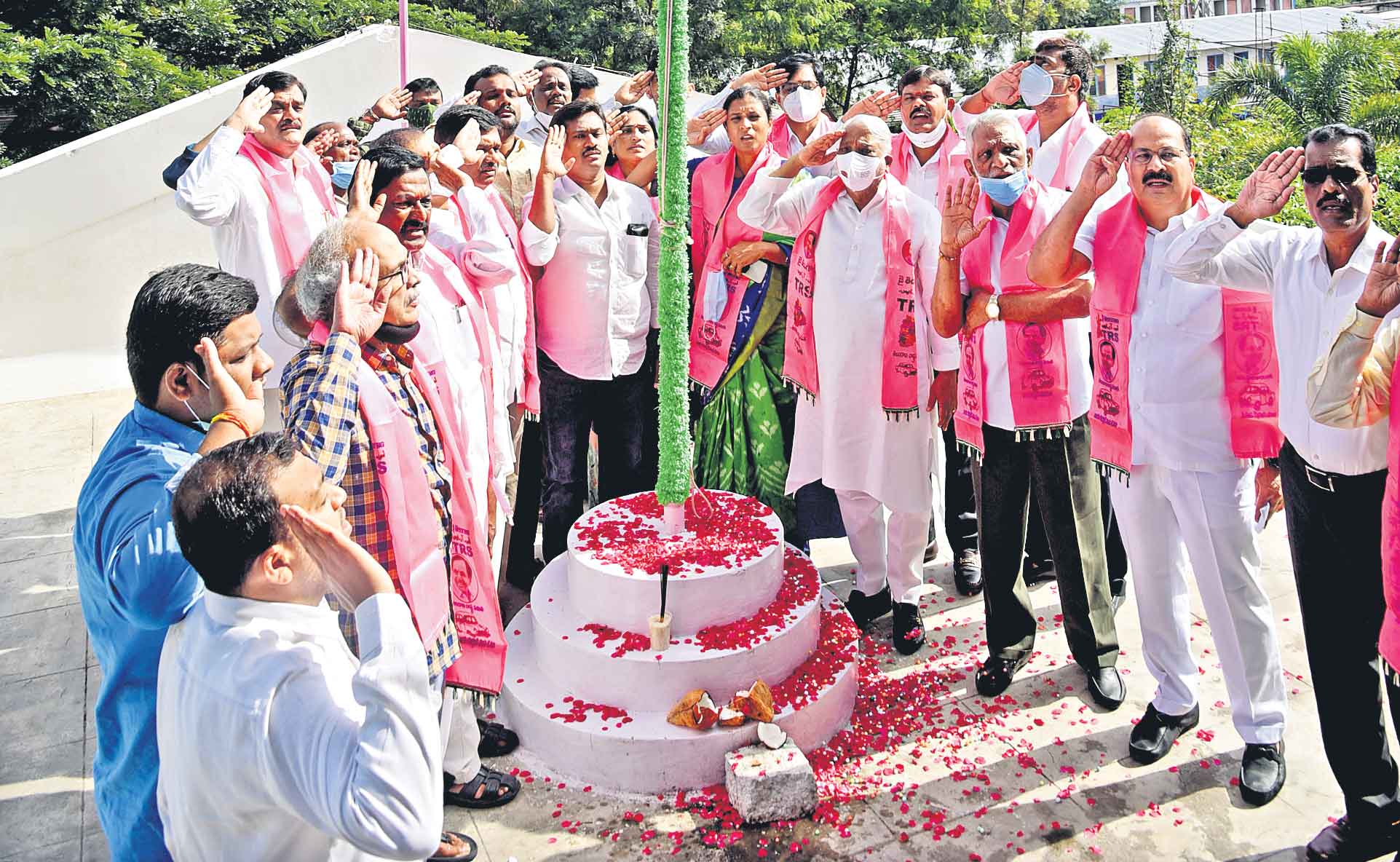 ‘విలీనం’పై వివాదాలు అక్కర్లేదు