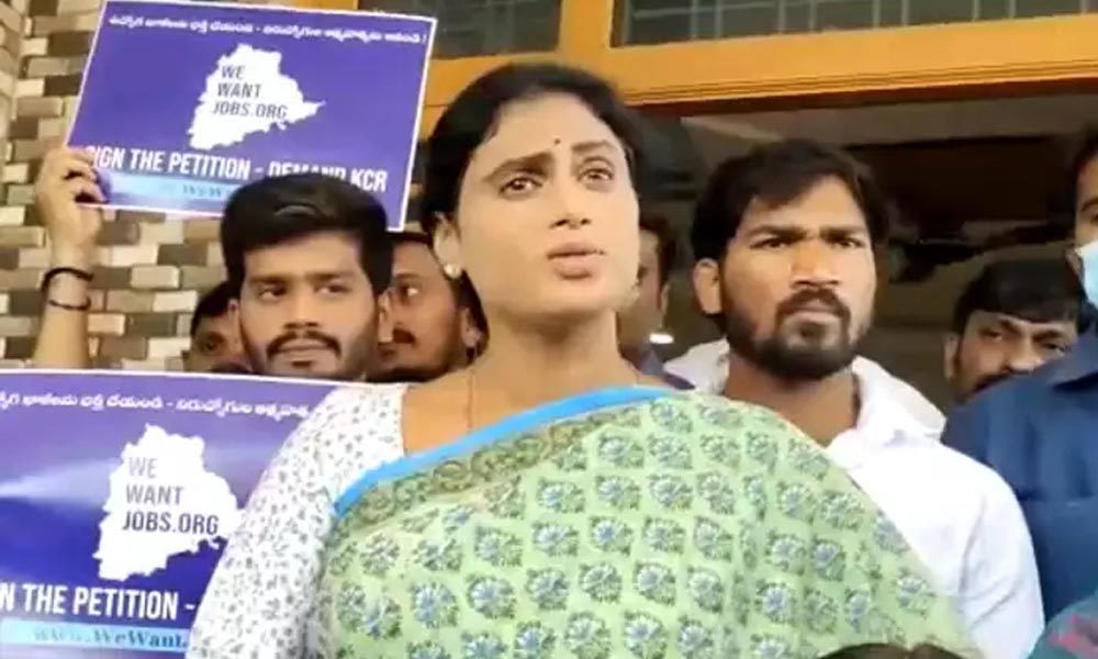 రాజకీయ ఏకాకి షర్మిల