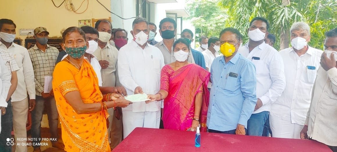 పేదింటి తల్లిదండ్రులకు వరం..  కల్యాణలక్ష్మి పథకం : పెద్దపల్లి ఎమ్మెల్యే మనోహర్‌రెడ్డి