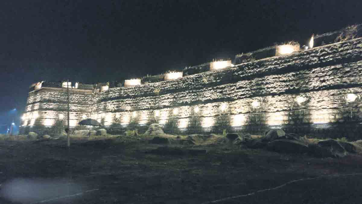 అలనాటి కట్టడాలు అద్భుతం