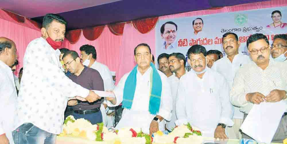 అన్నదాతకు అండగా రాష్ట్ర సర్కారు