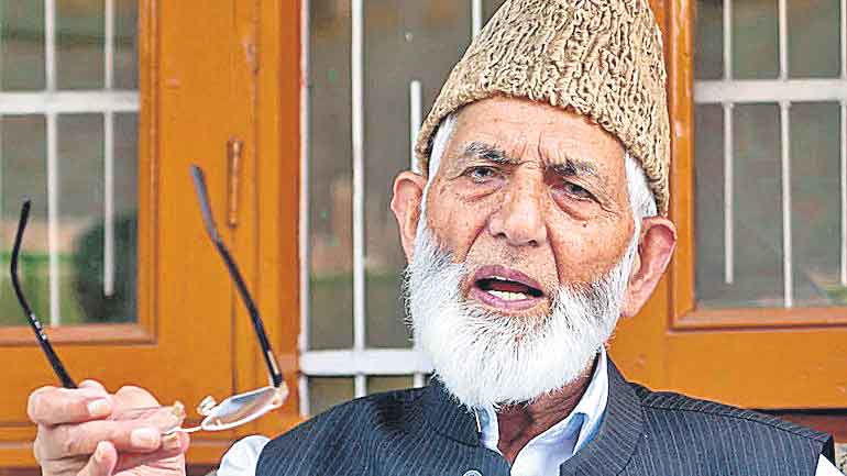 కశ్మీర్‌ వేర్పాటు వాద నేత గిలానీ కన్నుమూత