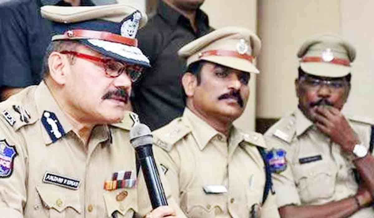 పరారీలో ఉన్న నిందితుడి కోసం 10 ప్రత్యేక బృందాలు: సీపీ అంజనీకుమార్