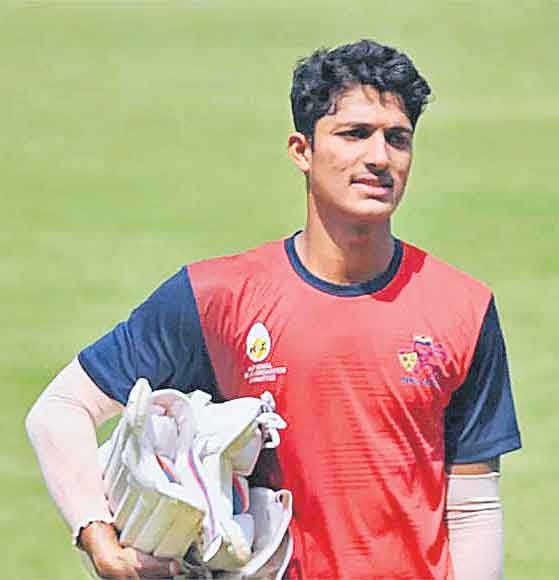 అర్మాన్‌ జాఫర్‌ సెంచరీ