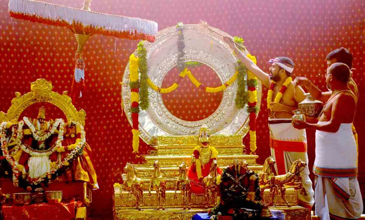 bhadradri temple | రామాలయంలో సూర్యప్రభ వాహనానికి సంప్రోక్షణ..