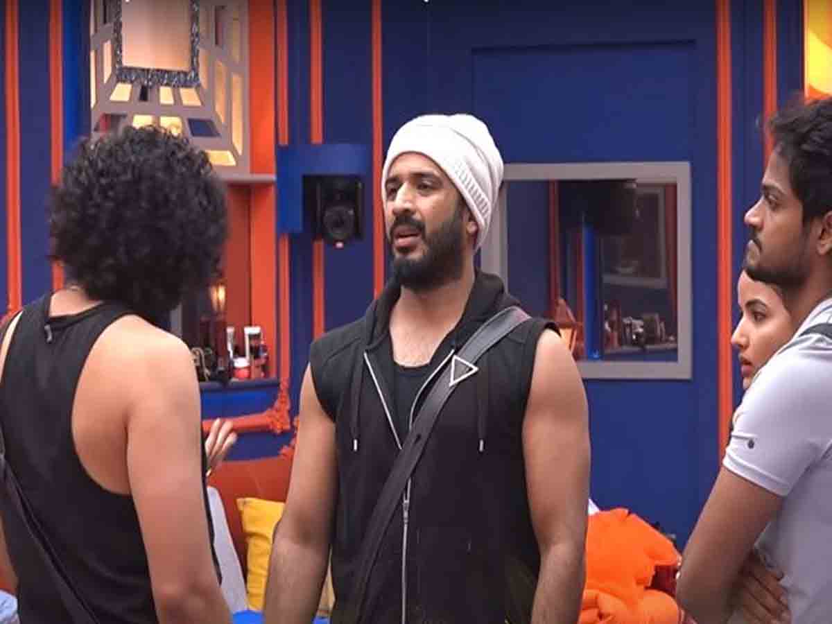 Bigg boss: పండ‌గ రోజు చ‌ల్లార‌ని మంట‌..!