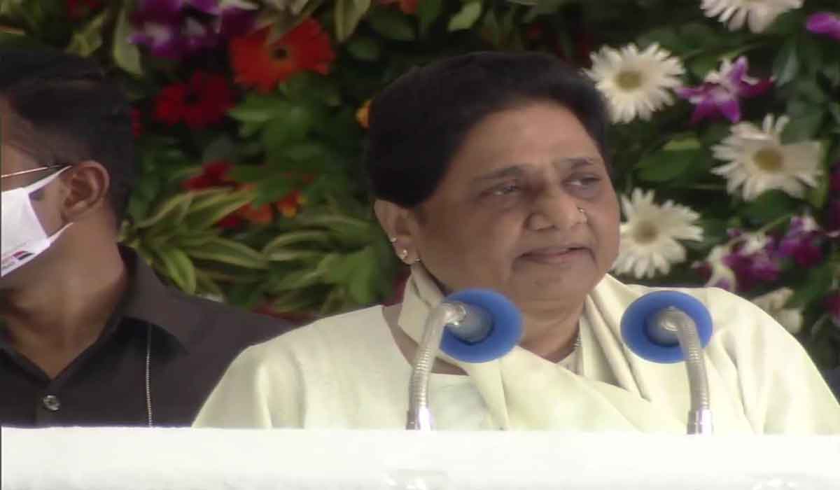 మేం గెలిస్తే, బ్రాహ్మ‌ణుల‌కు ర‌క్ష‌ణ క‌ల్పిస్తాం: మాయావ‌తి