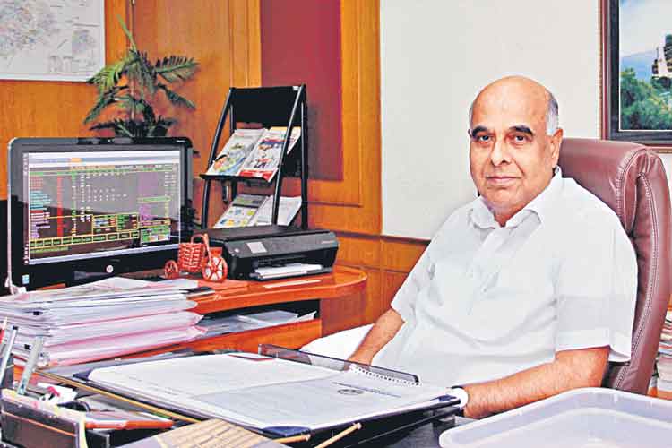 నీట మునిగిన వేయి ట్రాన్స్‌ఫార్మర్లు