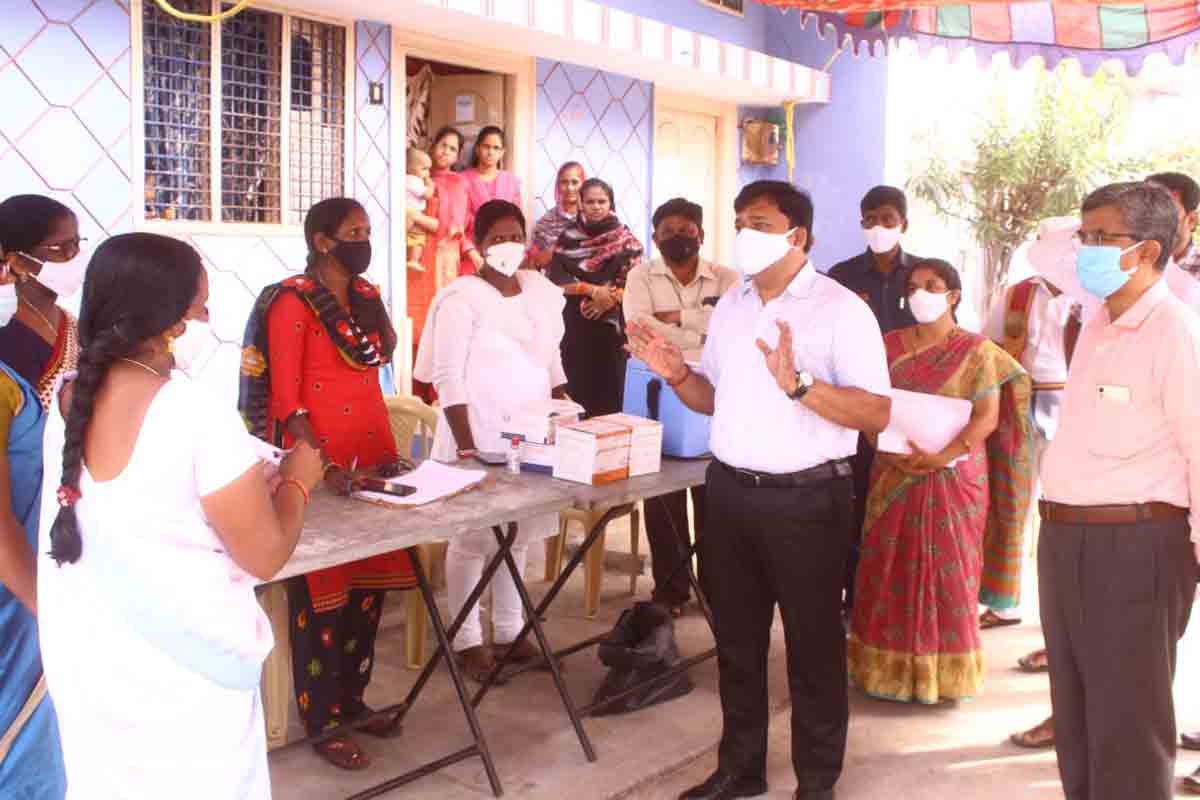 18 ఏండ్లు నిండిన ప్రతి ఒక్కరూ కొవిడ్‌ వ్యాక్సిన్‌ తీసుకోవాలి