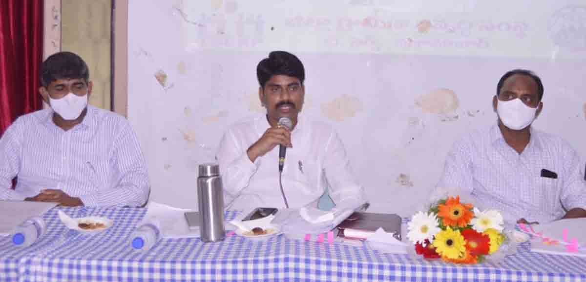 Nizamabad | రుణాలు సకాలంలో చెల్లించేలా చూడాలి: కలెక్టర్‌ నారాయణరెడ్డి