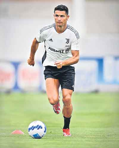 పుష్కరం తర్వాత మాంచెస్టర్‌కు రొనాల్డో