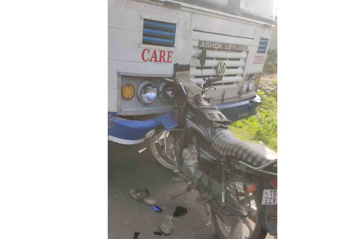 ఘోరం.. ఆర్టీసీ బస్సు ఢీకొని తాత, మనమరాలు మృతి