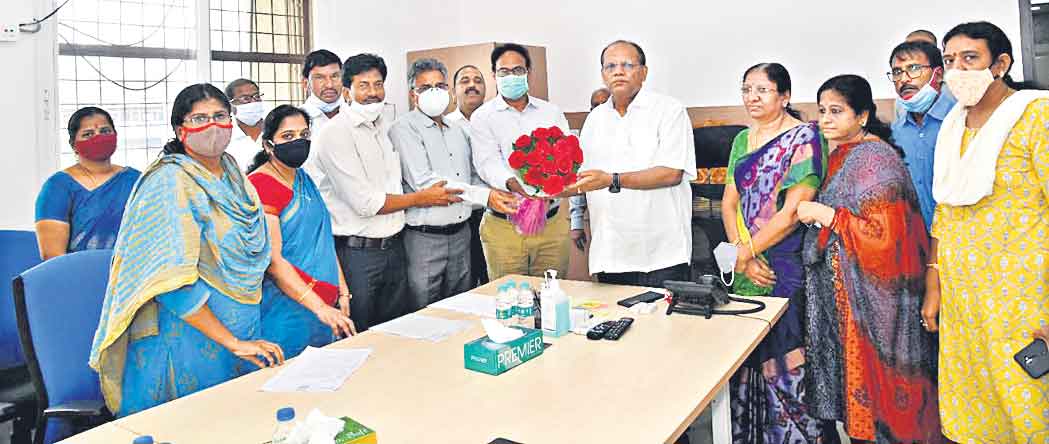 డిప్యూటీ కలెక్టర్‌ పోస్టులు భర్తీ చేయండి